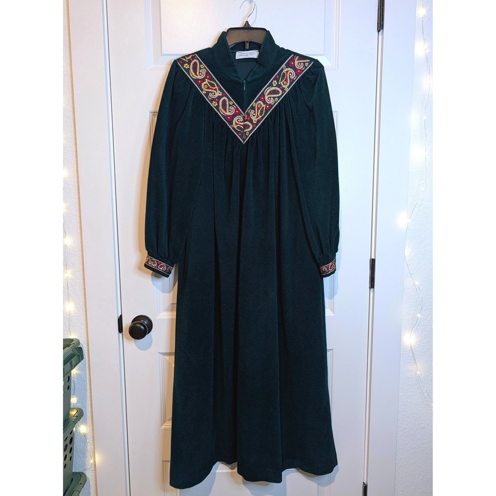 Vintage Vanity Fair Paisley Embroidered Green Velour Lounge Dress